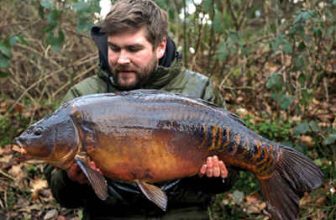 Carp Fishing Sandhurst Lake on the Yateley Complex